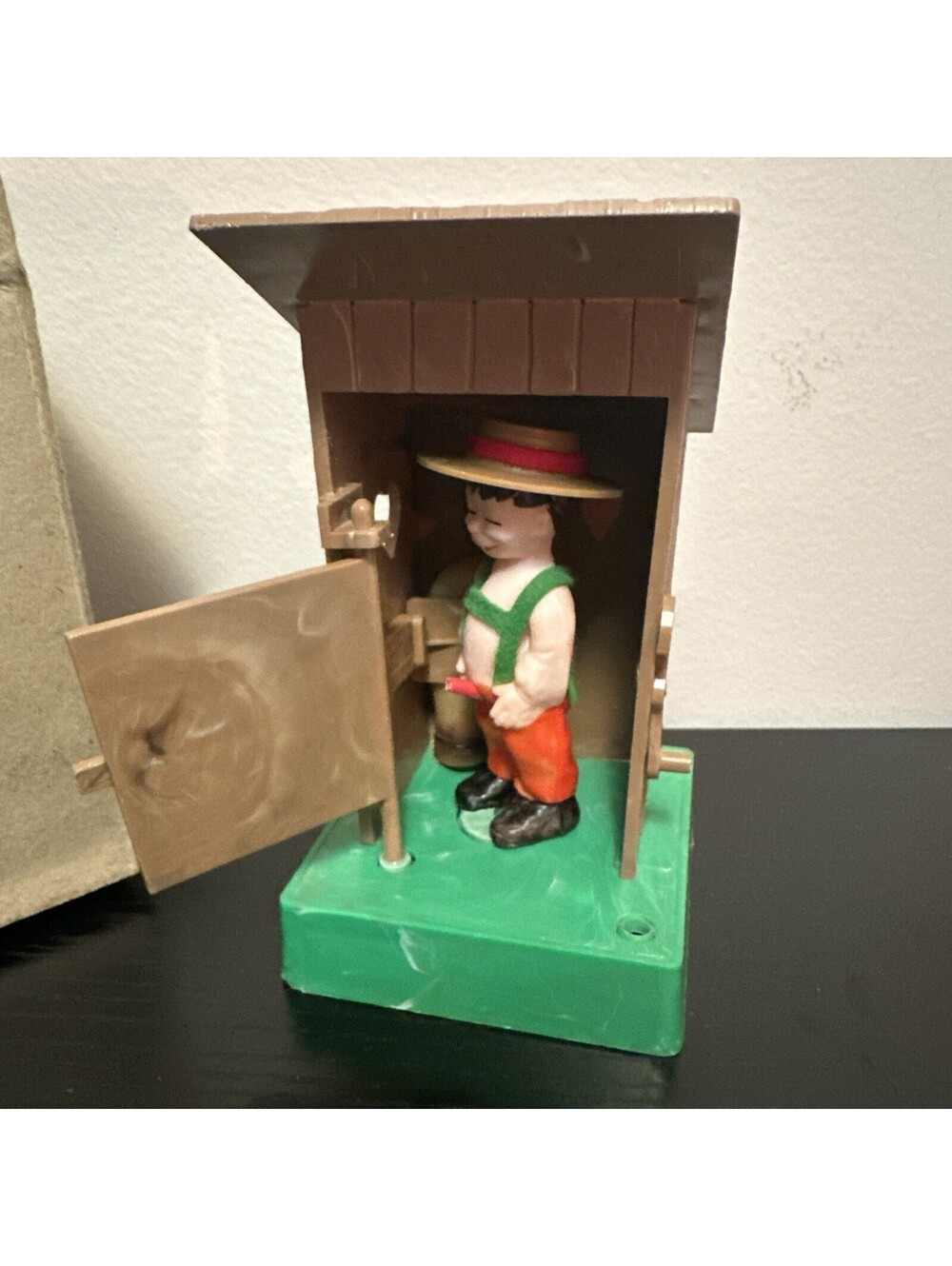 ORIGINAL  VINTAGE  ORIGINAL  PETER   FIGURE  MADE  IN  AUSTRIA  HEDGEHOG  TOILET